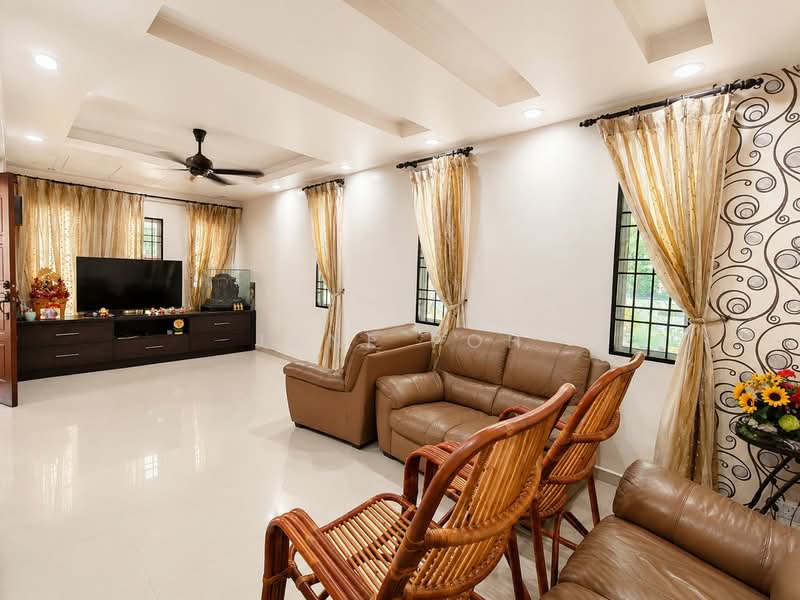 Rumah Teres 2 Tingkat untuk Dijual di Desa Ria (Sungai Ara) - Jane Poh - Living Room - PropertyGuru.com.my