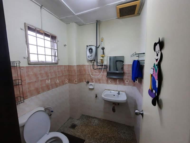 2-storey Terraced House for Rent in Kota Perdana (Seri Kembangan) - Marcus Keoh - Bathroom - PropertyGuru.com.my