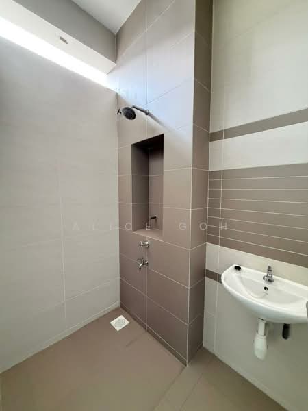 Kondominium untuk Disewa di The Seed Taman Sutera Utama - Alice Goh - Bathroom - PropertyGuru.com.my