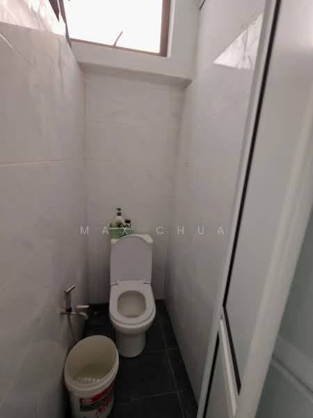 Shop / Office for Rent in Taman United (Jalan Klang Lama (Old Klang Road)) - Max Chua - Bathroom - PropertyGuru.com.my