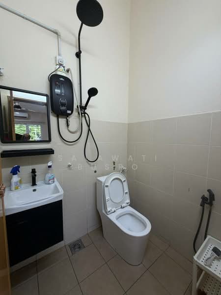 Rumah Teres 1 Tingkat untuk Disewa di Kampung Rantau Panjang (Kapar) - Salawati Busro - Bathroom - PropertyGuru.com.my