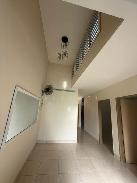 Rumah Teres 1 Tingkat untuk Disewa di Kampung Rantau Panjang (Kapar) - Salawati Busro - Corridor - PropertyGuru.com.my