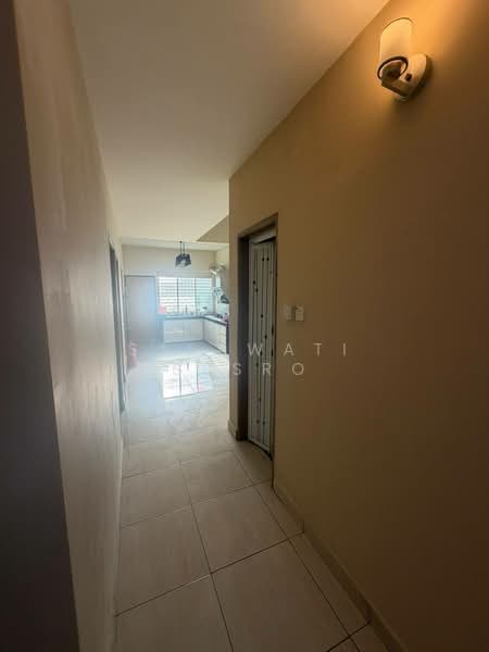 Rumah Teres 1 Tingkat untuk Disewa di Kampung Rantau Panjang (Kapar) - Salawati Busro - Corridor - PropertyGuru.com.my