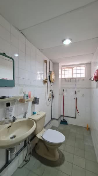 Pangsapuri untuk Dijual di Sri Intan 1 - Jason Ng - Bathroom - PropertyGuru.com.my