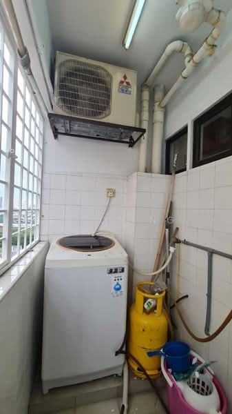 Pangsapuri untuk Dijual di Sri Intan 1 - Jason Ng - Balcony - PropertyGuru.com.my