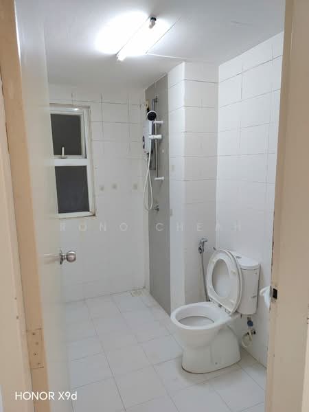 Kondominium untuk Disewa di Casa Tropika - Rono Cheah - Bathroom - PropertyGuru.com.my