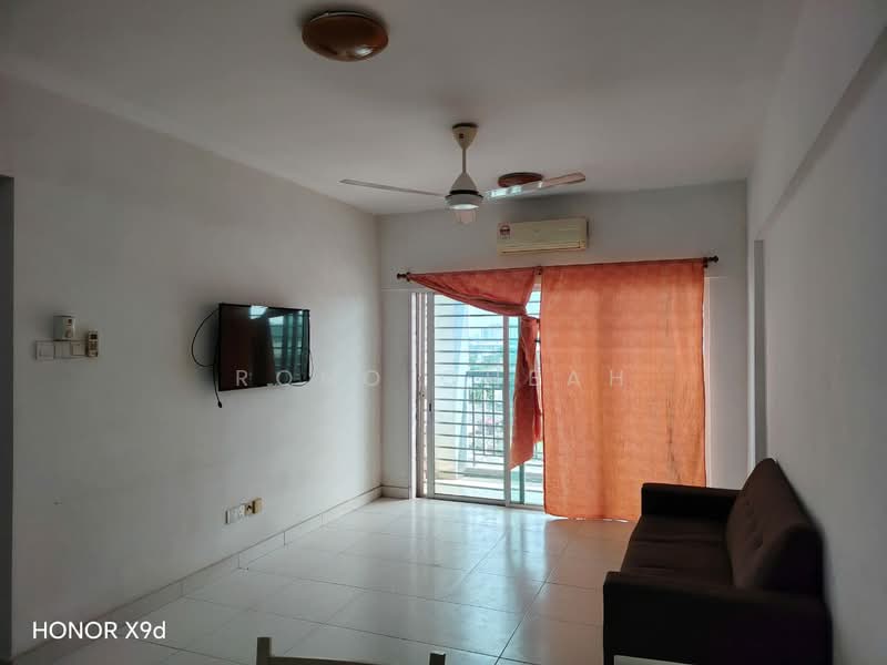 Kondominium untuk Disewa di Casa Tropika - Rono Cheah - Living Room - PropertyGuru.com.my