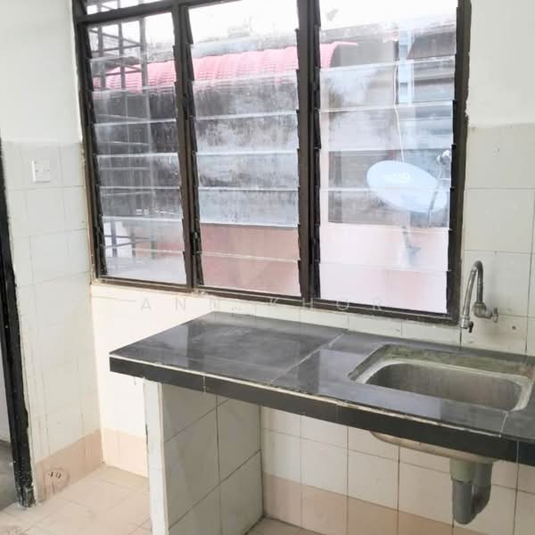 Apartment for Sale at Idaman Apartment - Ann Khor - Kitchen - PropertyGuru.com.my
