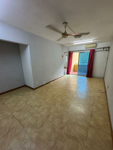 Kondominium untuk Dijual di Ketumbar Heights - Loh KC - Living Room - PropertyGuru.com.my