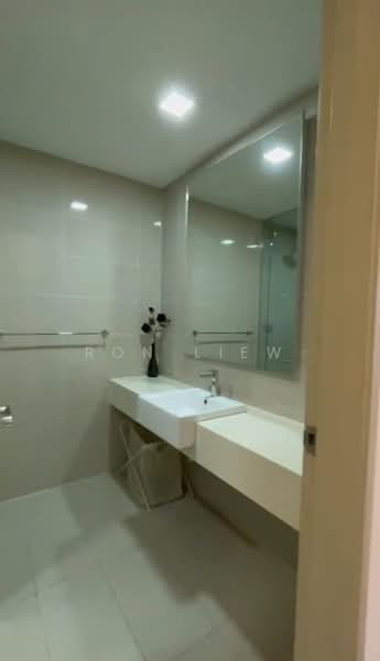 Servis Apartment untuk Disewa di KL Gateway Residences - Ron Liew - Bathroom - PropertyGuru.com.my