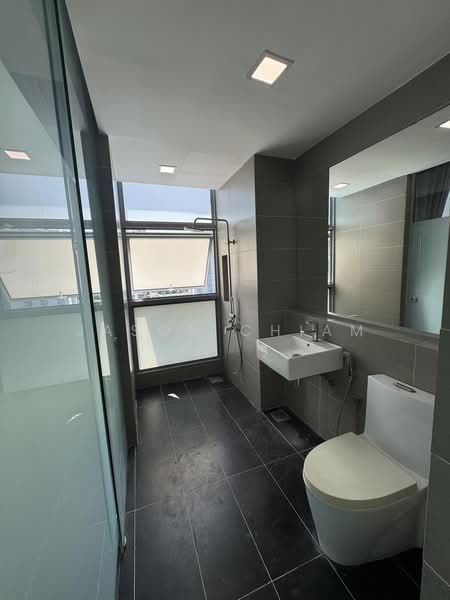 Kondominium untuk Dijual di Lakefront Residence - Jason Chiam - Bathroom - PropertyGuru.com.my