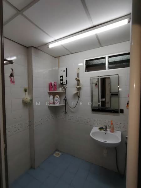 Kondominium untuk Disewa di Putra Place Condominium - Mon Teoh - Bathroom - PropertyGuru.com.my