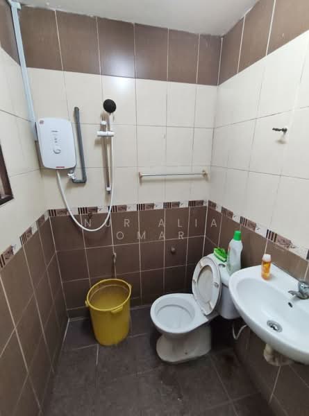 2-storey Terraced House for Sale in Ampang (Kuala Lumpur) - Nur Alia Omar - Bathroom - PropertyGuru.com.my