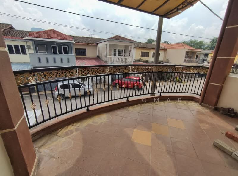 2-storey Terraced House for Sale in Ampang (Kuala Lumpur) - Nur Alia Omar - Balcony - PropertyGuru.com.my