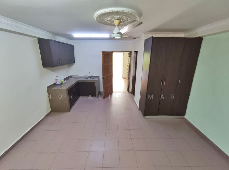 2-storey Terraced House for Sale in Ampang (Kuala Lumpur) - Nur Alia Omar - Kitchen - PropertyGuru.com.my