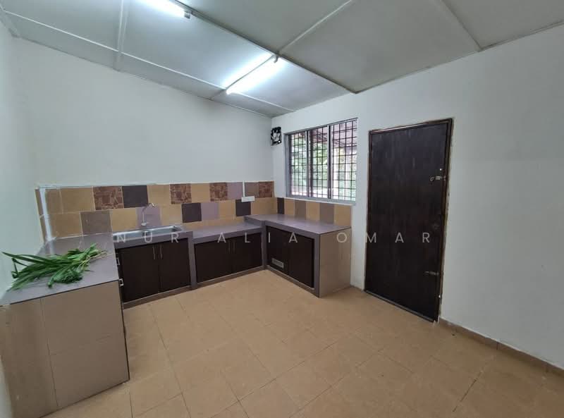 2-storey Terraced House for Sale in Ampang (Kuala Lumpur) - Nur Alia Omar - Kitchen - PropertyGuru.com.my