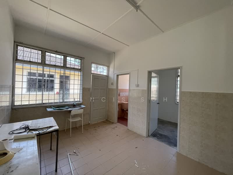 Rumah Teres 1 Tingkat untuk Dijual di Kota Warisan (Sepang) - Francis Soh - Kitchen - PropertyGuru.com.my