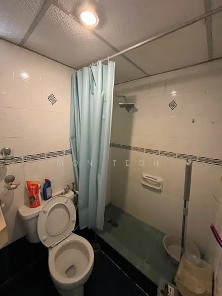 Condominium for Rent at E-Park Condominium - Mon Teoh - Bathroom - PropertyGuru.com.my