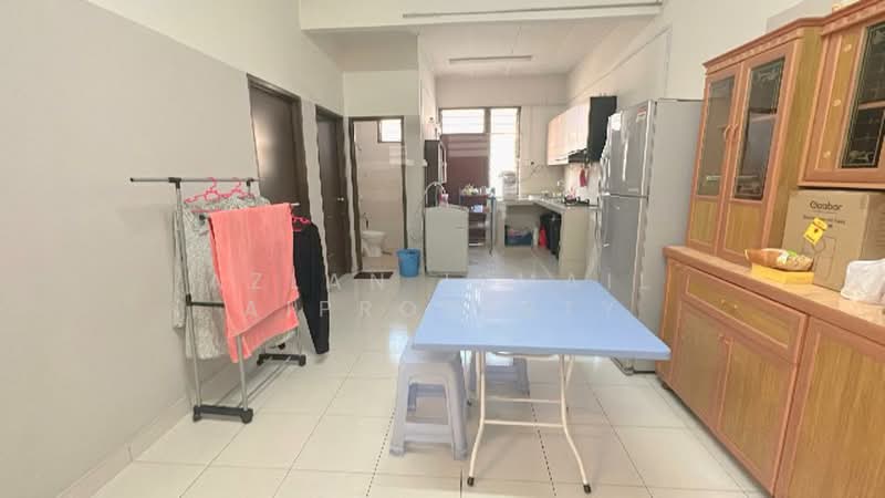 1-storey Terraced House for Sale in Bandar Putra (Kulai) - Azlan Ismail aiproperty - Kitchen - PropertyGuru.com.my