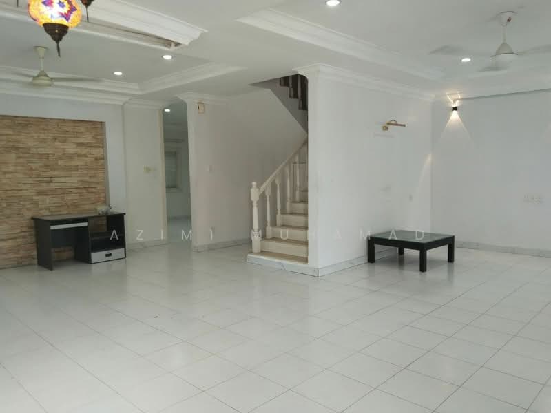 2-storey Terraced House for Sale in Ipoh (Perak) - Azimi Muhamad - Living Room - PropertyGuru.com.my