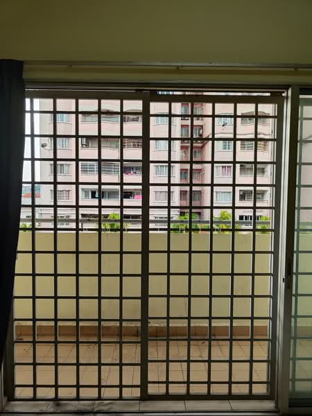 Pangsapuri untuk Disewa di Desa Saujana - Amy Chin - Balcony - PropertyGuru.com.my