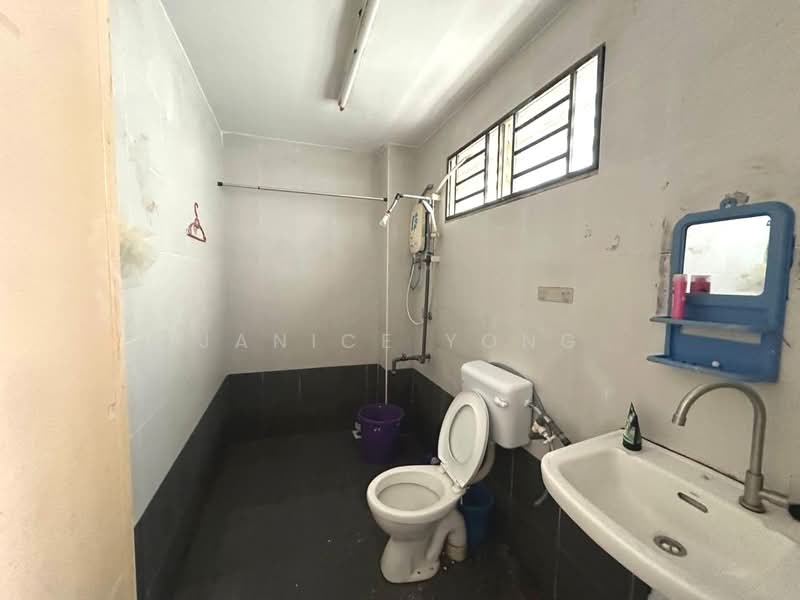 2-storey Terraced House for Rent in Bandar Jaya Putra (Johor Bahru) - Janice Yong - Bathroom - PropertyGuru.com.my