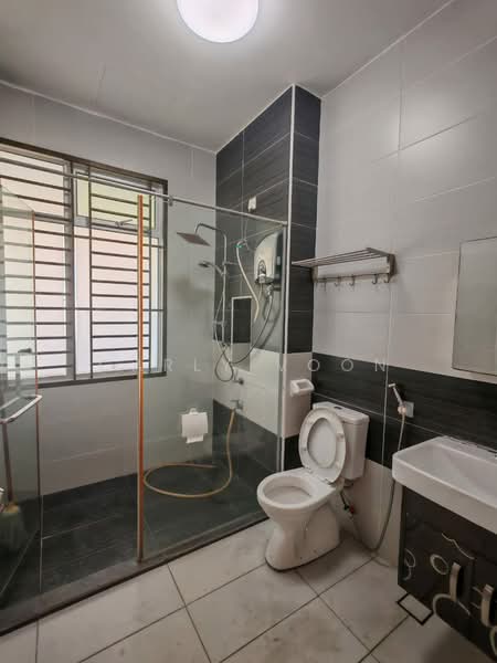 Rumah Teres 2 Tingkat untuk Dijual di Taman Kempas Indah (Tebrau) - Carly Voon - Bathroom - PropertyGuru.com.my