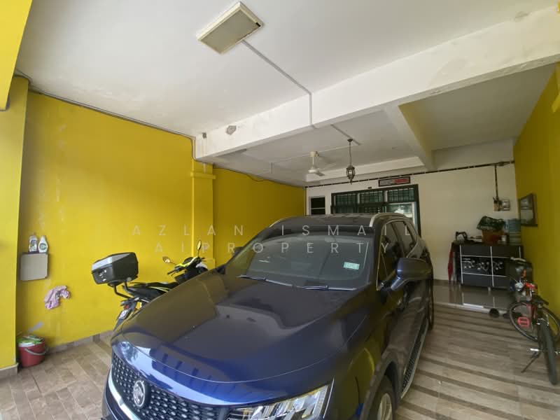 2-storey Terraced House for Sale in Taman JP Perdana (Johor Bahru) - Azlan Ismail aiproperty - Car Park - PropertyGuru.com.my