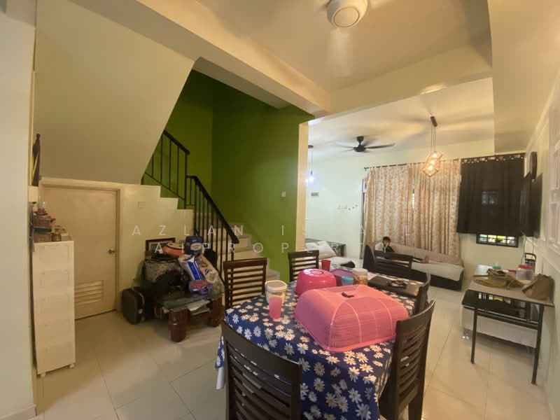 2-storey Terraced House for Sale in Taman JP Perdana (Johor Bahru) - Azlan Ismail aiproperty - Living Room - PropertyGuru.com.my