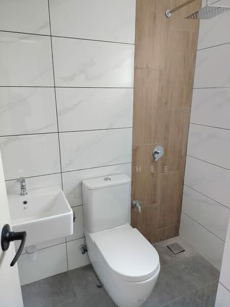 Servis Apartment untuk Dijual di Piccadilly - Chriz Hee - Bathroom - PropertyGuru.com.my