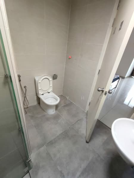 Service Residence for Rent at Pearl Suria - Jeffrey Hoon - Bathroom - PropertyGuru.com.my