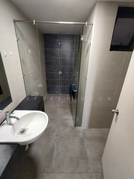 Service Residence for Rent at Pearl Suria - Jeffrey Hoon - Bathroom - PropertyGuru.com.my