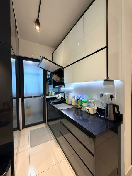 Service Residence for Sale at KL Traders Square - Aw Qi Fan - Kitchen - PropertyGuru.com.my