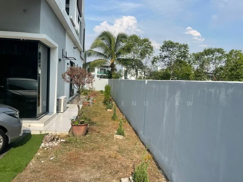 3-storey Terraced House for Sale in Taman Saujana Mutiara (Kajang) - Soon Sheng Law - Exterior - PropertyGuru.com.my