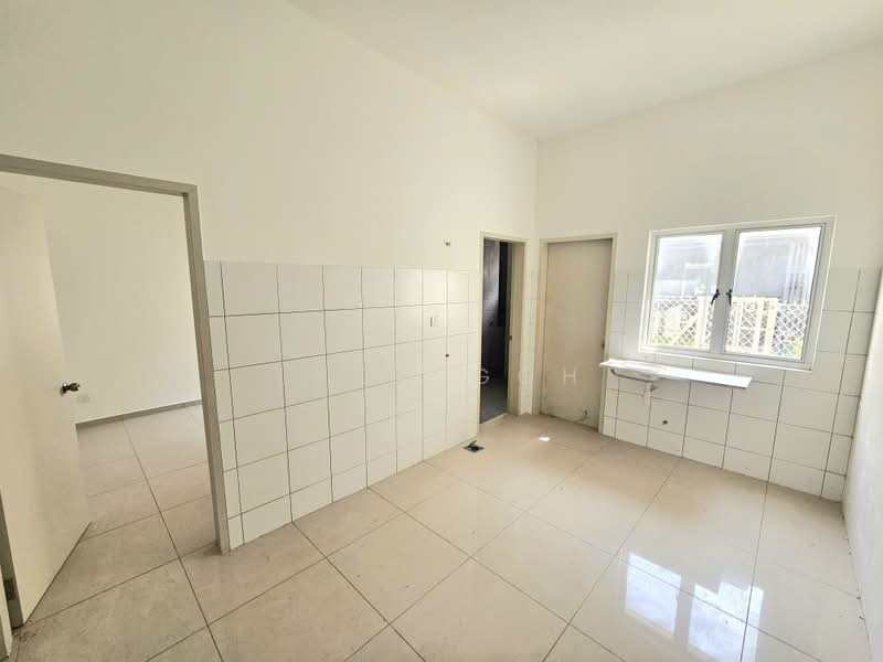 2-storey Terraced House for Sale in Bandar Rimbayu (Telok Panglima Garang) - Leon Goh - Kitchen - PropertyGuru.com.my