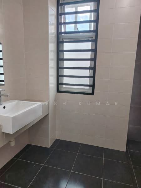 2-storey Terraced House for Sale in Bandar Saujana Putra (Tanjong Duabelas) - Suresh Kumar - Bathroom - PropertyGuru.com.my