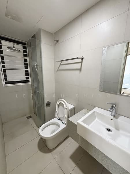 Servis Apartment untuk Disewa di Sfera Residency - Lee Kah Shing - Bathroom - PropertyGuru.com.my