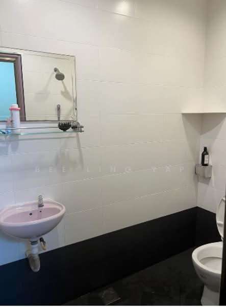 2-storey Terraced House for Sale in Taman Pandan Damai (Kuantan) - Jyn Yap - Bathroom - PropertyGuru.com.my