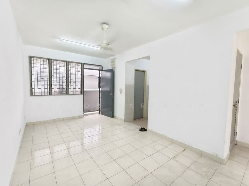 Flat for Sale at Pangsapuri Seroja - Syukor Hartanah - Living Room - PropertyGuru.com.my
