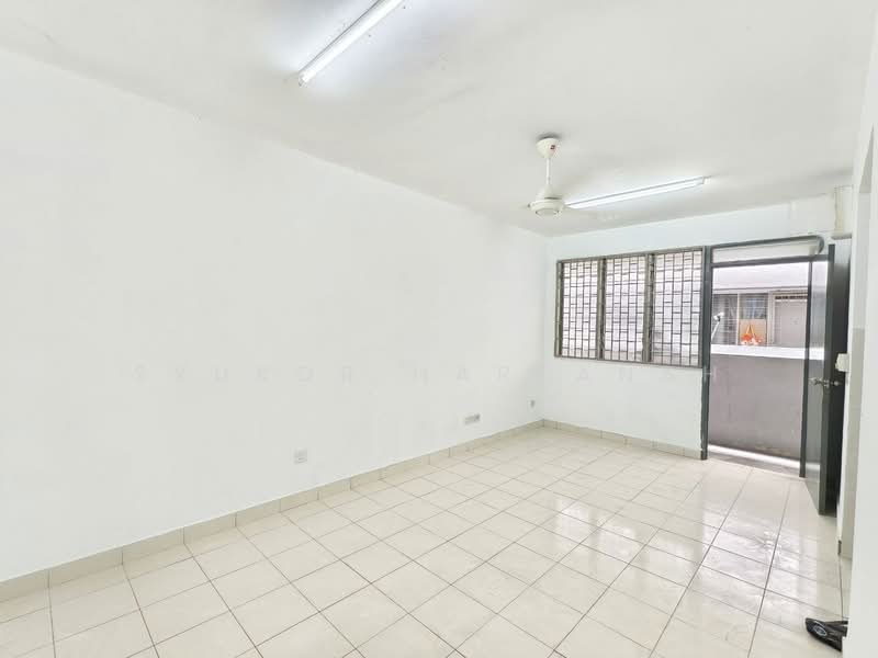 Flat for Sale at Pangsapuri Seroja - Syukor Hartanah - Living Room - PropertyGuru.com.my