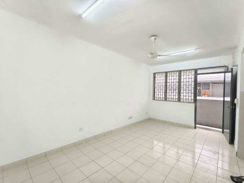 Flat for Sale at Pangsapuri Seroja - Syukor Hartanah - Living Room - PropertyGuru.com.my