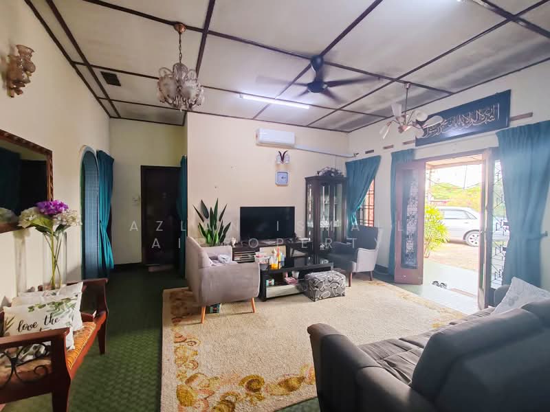 Bungalow for Sale in Kampung Melayu Majidee (Johor Bahru) - Azlan Ismail aiproperty - Living Room - PropertyGuru.com.my