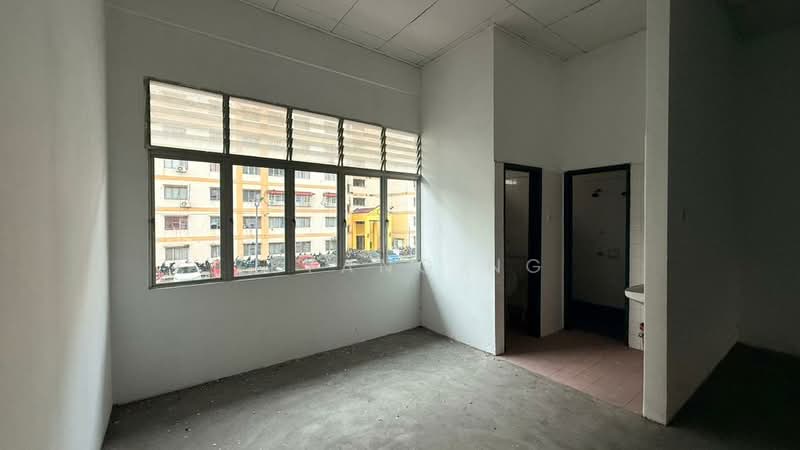 Shop for Rent in Usj 16 (Subang Jaya) - Zeyang Ng - Interior - PropertyGuru.com.my