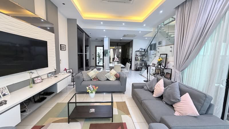 3-storey Terraced House for Rent in Cyberjaya (Selangor) - Huang Hong - Living Room - PropertyGuru.com.my