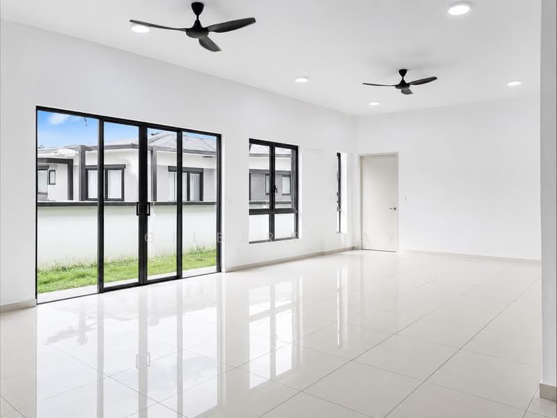 Semi-Detached House for Rent in Telok Panglima Garang (Selangor) - Gilbert Tay - Living Room - PropertyGuru.com.my