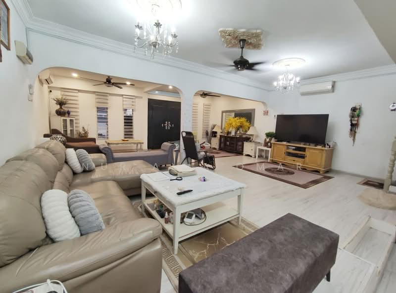 Rumah Teres 2 Tingkat untuk Dijual di Selayang (Selangor) - Nur Alia Omar - Living Room - PropertyGuru.com.my