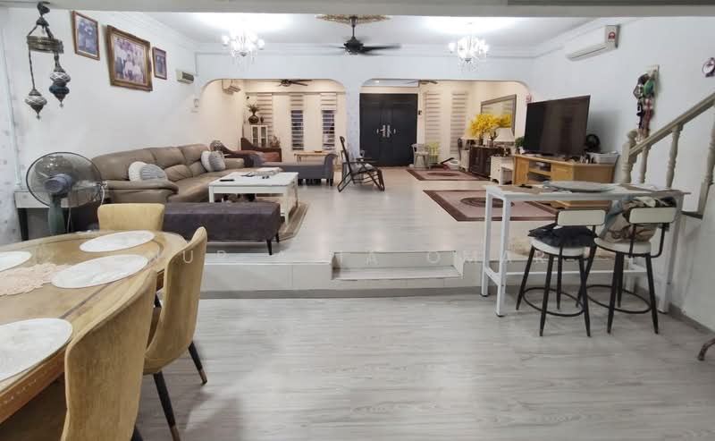 Rumah Teres 2 Tingkat untuk Dijual di Selayang (Selangor) - Nur Alia Omar - Living Room - PropertyGuru.com.my