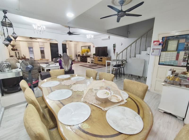Rumah Teres 2 Tingkat untuk Dijual di Selayang (Selangor) - Nur Alia Omar - Living Room - PropertyGuru.com.my