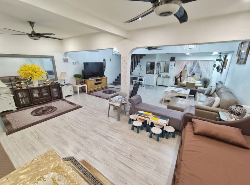 Rumah Teres 2 Tingkat untuk Dijual di Selayang (Selangor) - Nur Alia Omar - Living Room - PropertyGuru.com.my