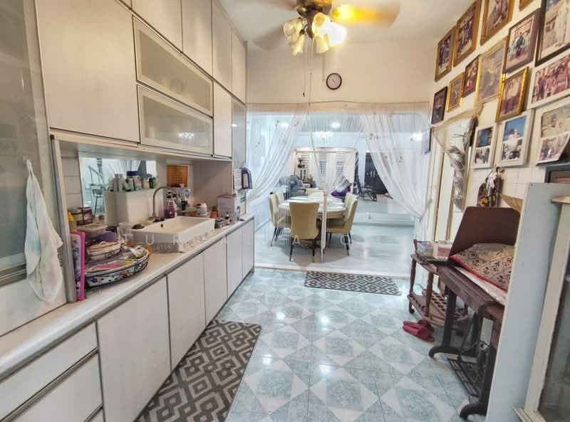 Rumah Teres 2 Tingkat untuk Dijual di Selayang (Selangor) - Nur Alia Omar - Kitchen - PropertyGuru.com.my